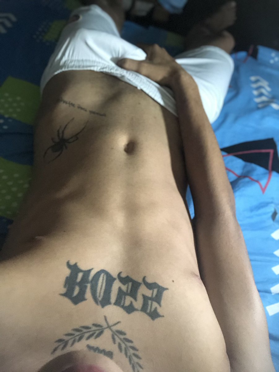 johnandersomn's tweet photo. Quien lo quiere ver sin nada 😋 https://t.co/wd8XkbPkj5