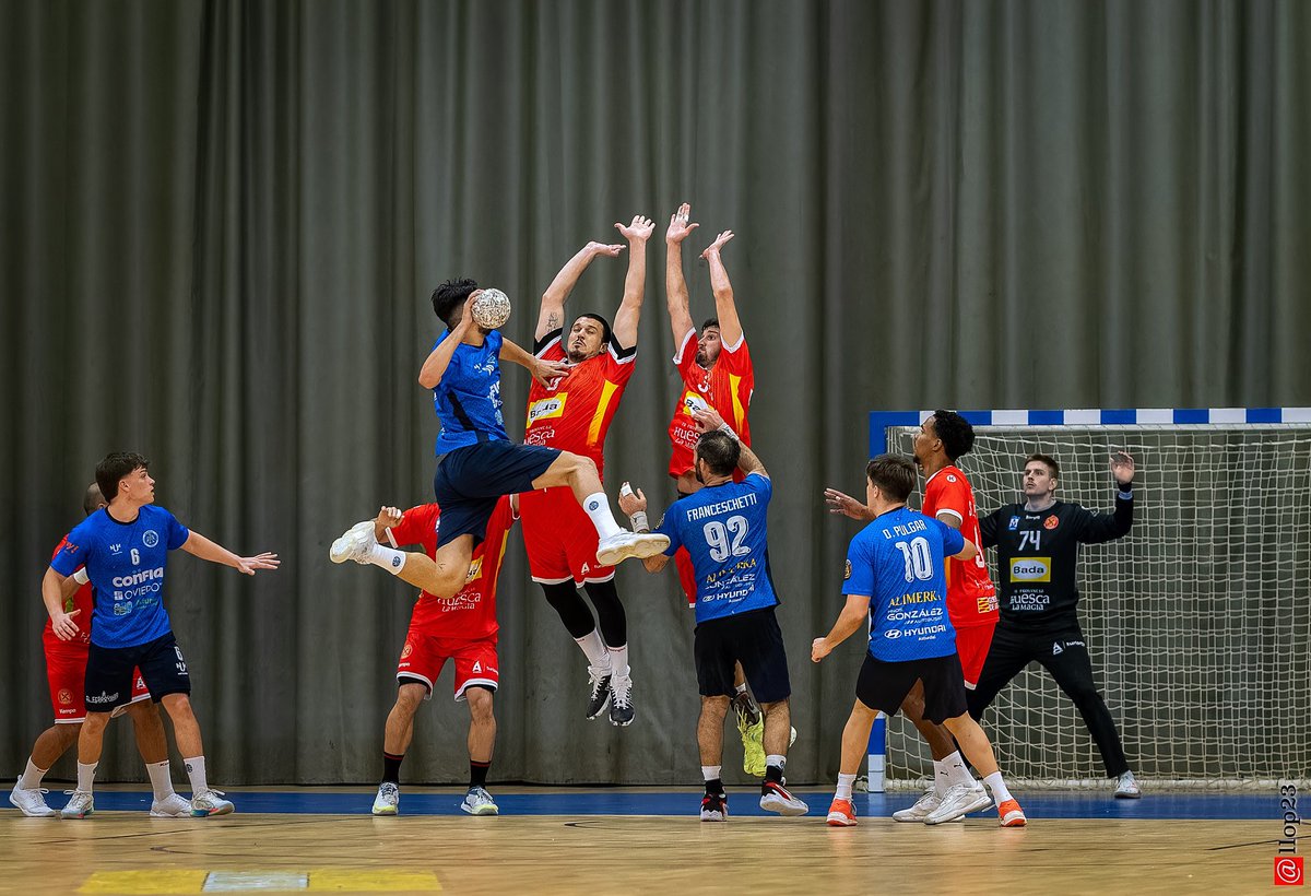 #DHPlataMasc #Balonmano #Asturias #Oviedo
.
<a href="/bbaseoviedo/">Confía Base Oviedo</a> vs <a href="/BmHuesca/">Bada Huesca</a>
.
Copa del Rey 2025
.
1/2