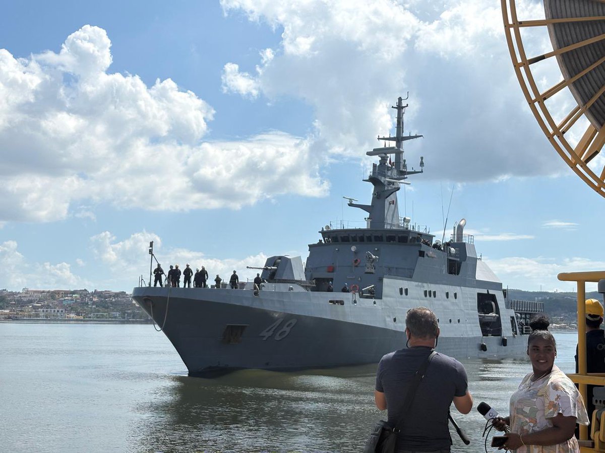 🇨🇺AHORA: Llega a Santiago de Cuba el Buque de la Armada de Colombia ARC Victoria, con una donación de 240 TONELADAS para apoyar la recuperación de la ciudadanía tras el paso del huracán Melissa.  

La ayuda incluye:  
- Kits de alimentos
- Kits de aseo personal  
- Toldillos