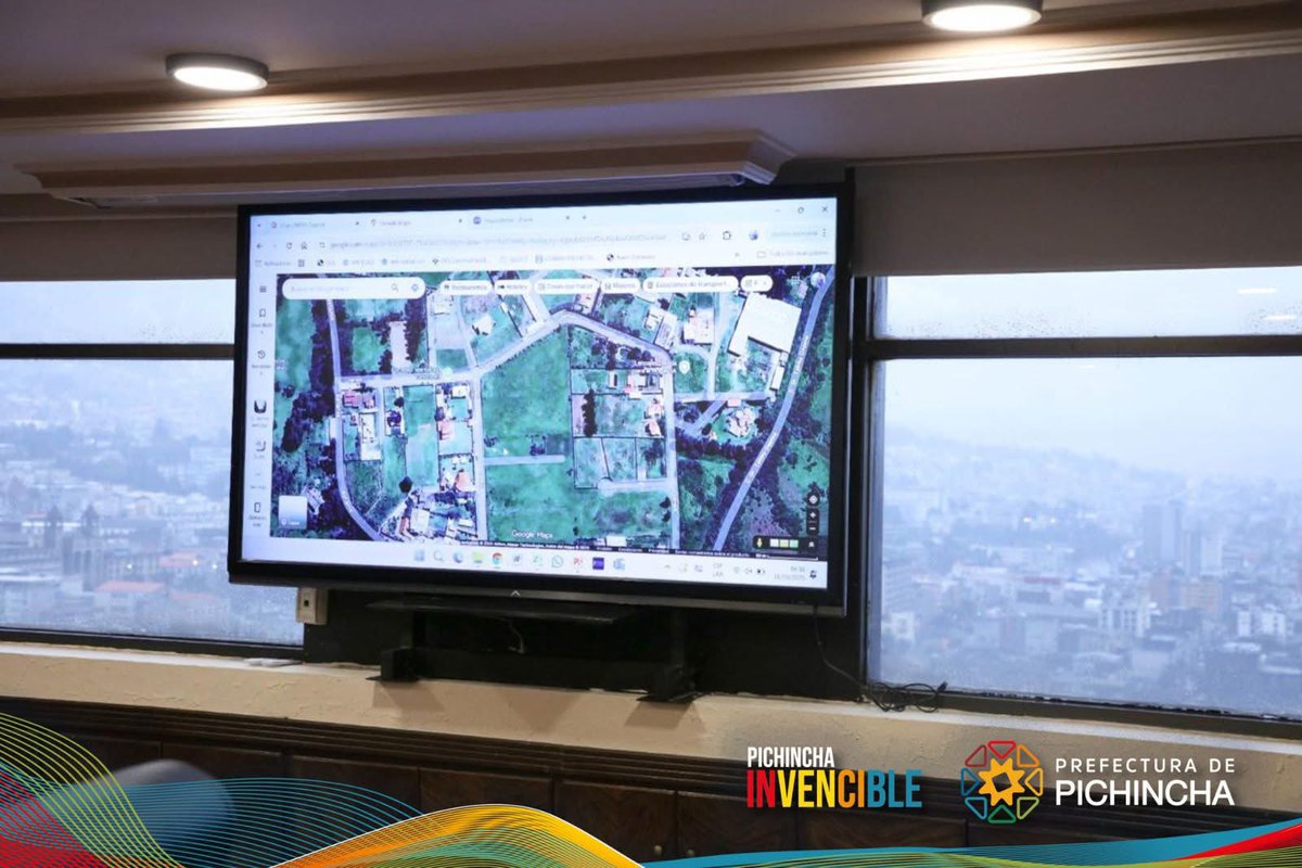 🤝 ¡En Pichincha, el desarrollo lo construimos con diálogo y compromiso comunitario!

La Prefecta <a href="/PaolaPabonC/">Paola Pabón</a> se reunió con los representantes de la Junta Parroquial de #Alangasí para revisar el avance de la ejecución presupuestaria 2025 y fortalecer la planificación