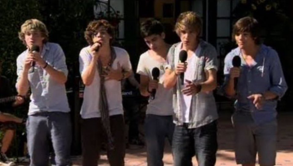 94CuddlyZayn's tweet photo. io riesco a vedere solo loro #XF2025 https://t.co/e3a9G9hEGN