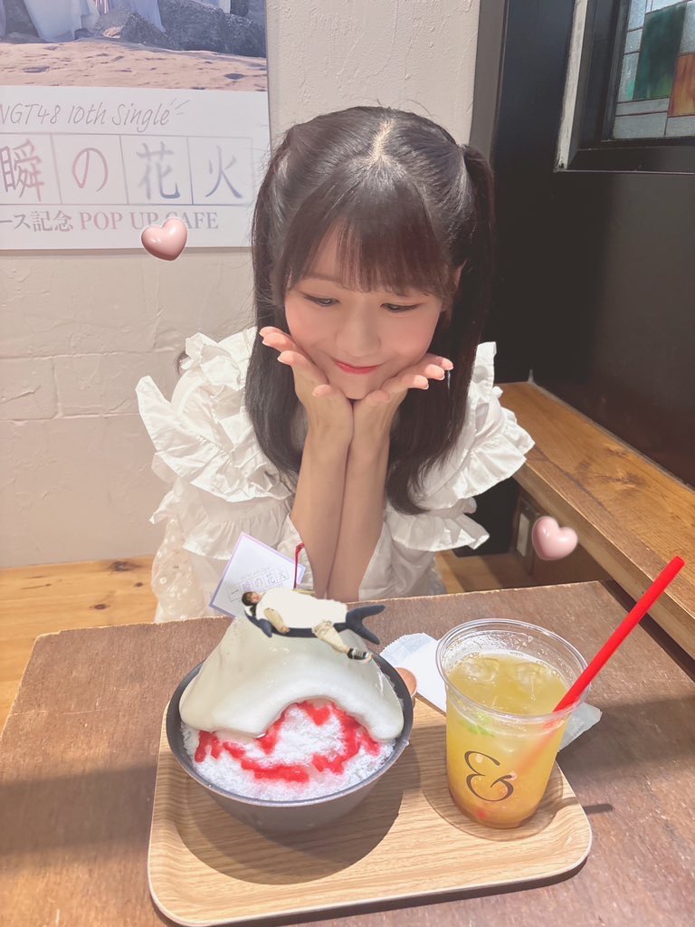 おはようございます😊 なっちゃん、今日はアレを描き描きかな？🩵💜 on