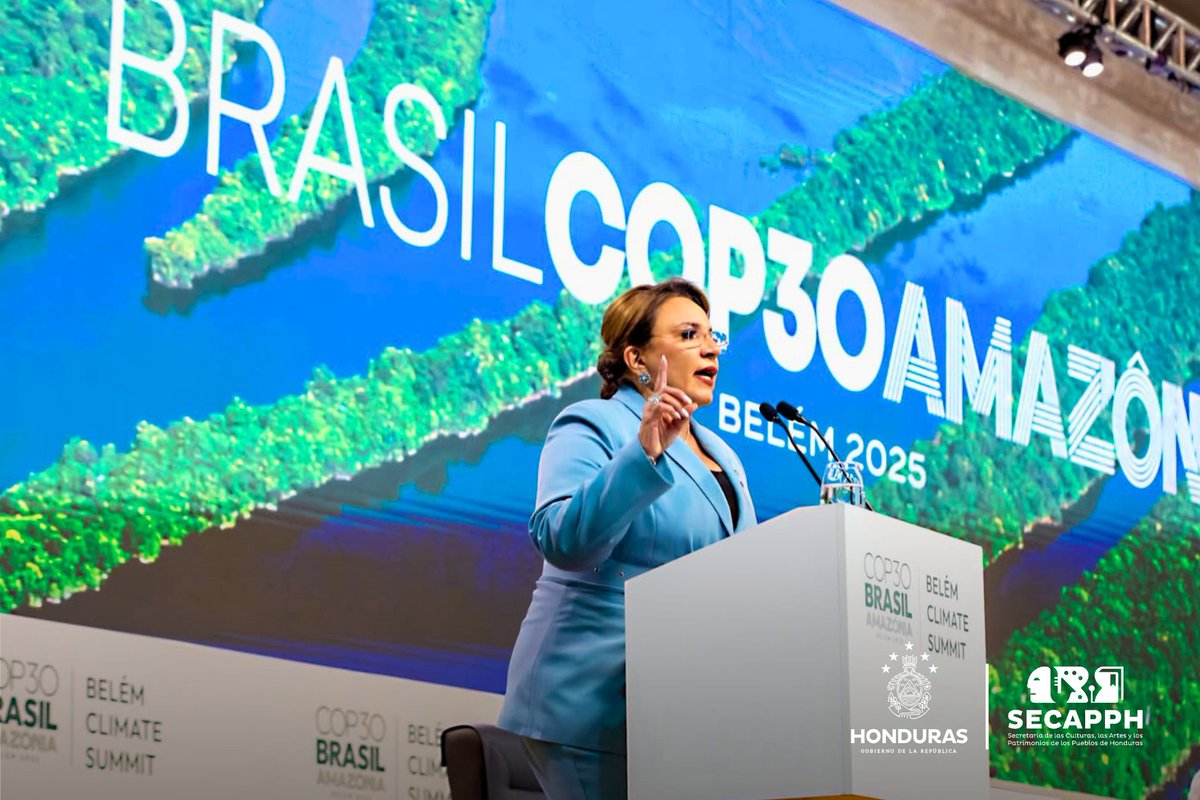 SECAPPH's tweet image. #SECAPPHINFORMA ​¡Honduras lidera la voz del Sur Global! 📢

​Desde el corazón del Amazonas, la Presidenta Xiomara Castro (@xiomaracastroz) alzó su voz en la #COP30 con un poderoso llamado a la Justicia Climática y a la soberanía de los pueblos.

​Honduras se consolida como…