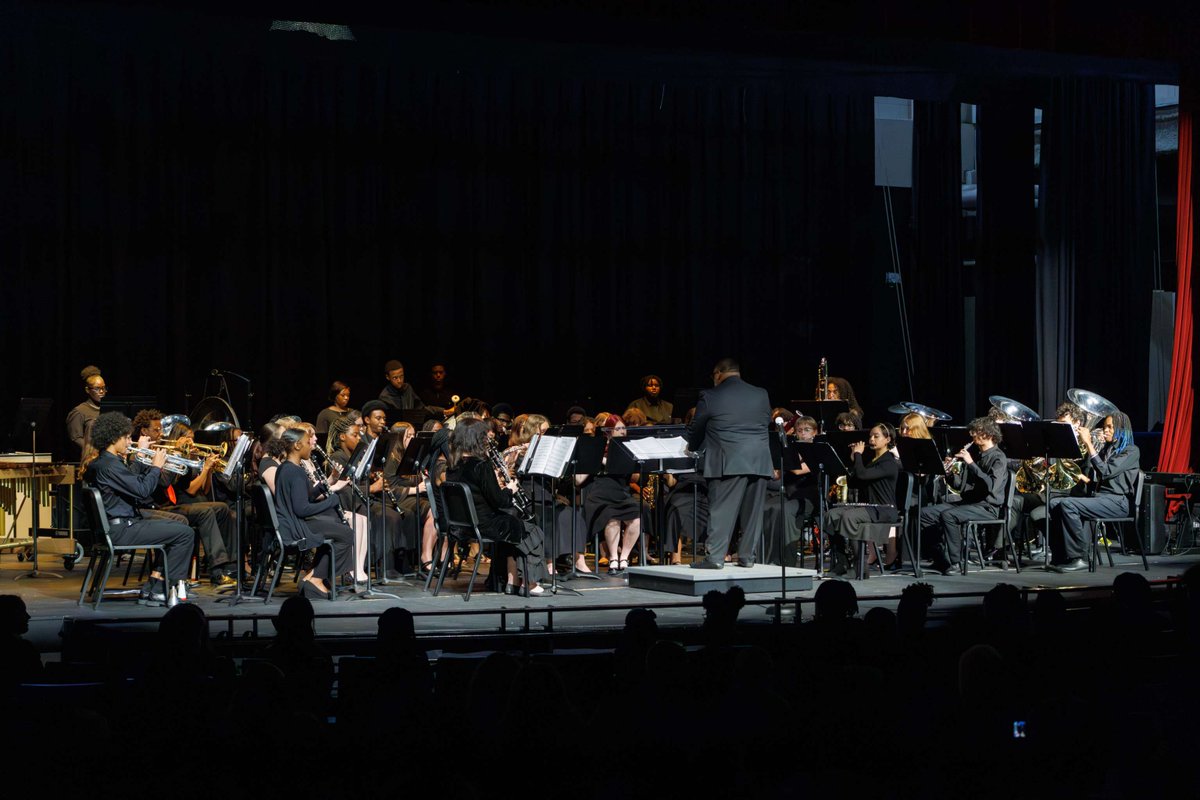 🎃🎶 Last week, our CHS Symphonic Band &amp; SGS Concert Band had a “spooky” Halloween Concert! 👻🎺 Huge thanks to all who supported and enjoyed our students’ incredible talent! ❤️

#PhenixCitySchools #RedDevilPride