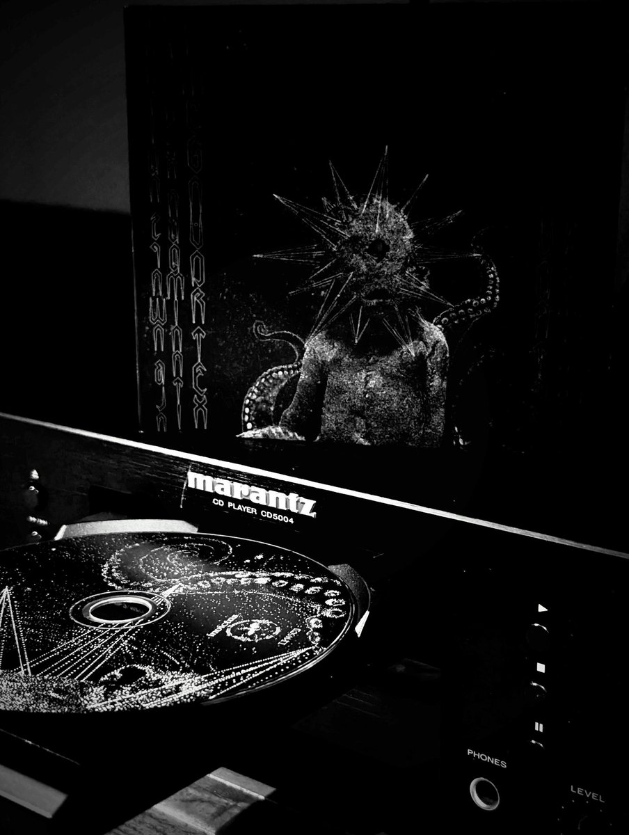 Na koniec dnia totalny rozpierdol. Zero litości, brak kompromisów, samo gęste. Debiut Omegavortex.
#metalowyjazgot