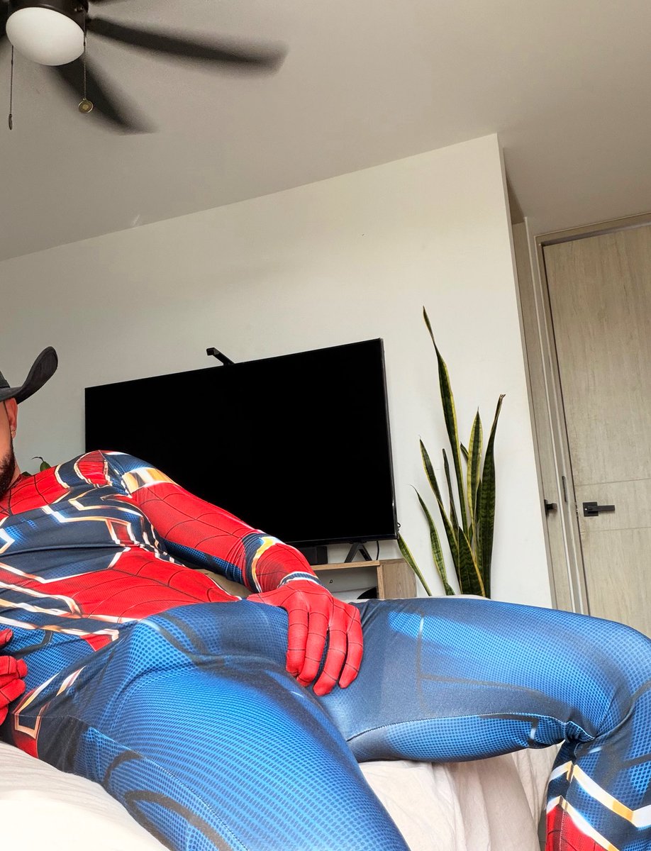 Apxloo's tweet photo. ¿Quieres ver como saco mi telaraña?😈��️🕷️ https://t.co/MOrUwgE5NY