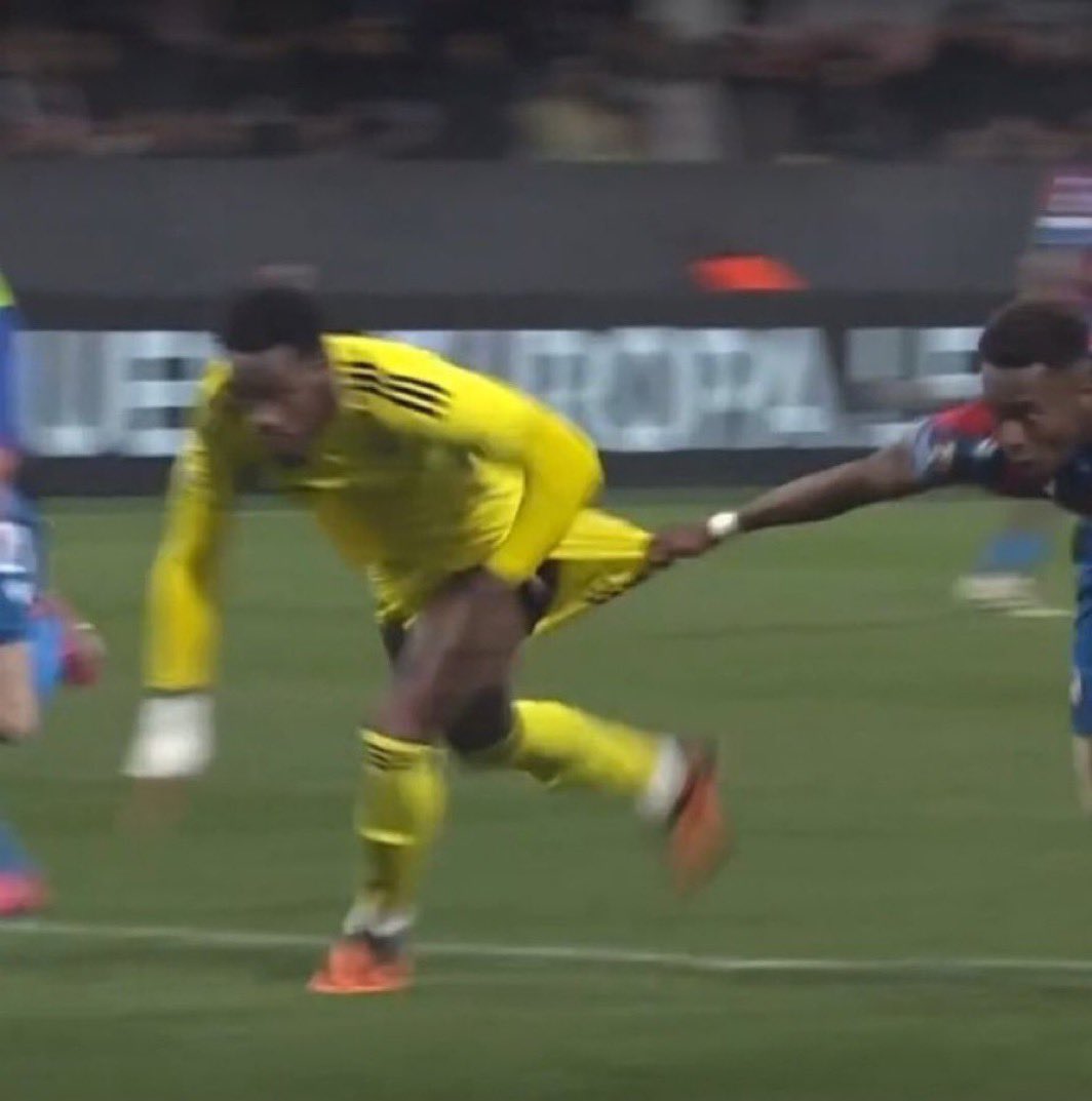 ŞORTU BİRAZ DAHA ÇEK S1KECRK HOLLANDALI VAR AKE HAKEM  #VPvFB