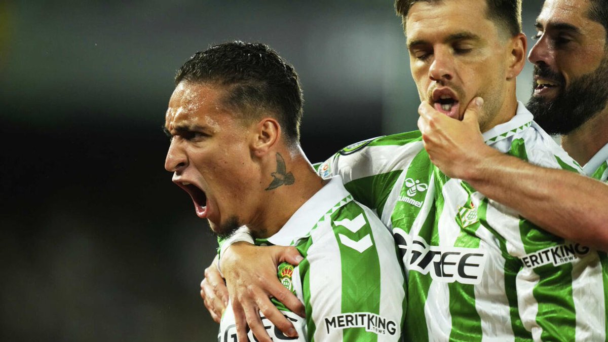 #DATO Una LOCURA.

El <a href="/RealBetis/">Real Betis Balompié 🌴💚</a> no perdió en 13 de los últimos 15 partidos en Europa. Únicamente ha caído derrotado en dos:

❌Betis 0-1 Gent (había ganado la ida 0-3)
❌Betis 1-4 Chelsea