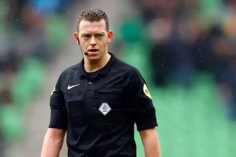 Ivan Bebek ‘in şekil değiştirmiş hali or evladı , elimizdeki maçı aldı kanı bozuk.

Viktoria Plzen - Fenerbahçe #UEL