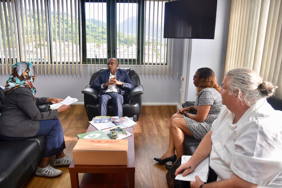 🇩🇲 Met Hon. Dr. Irving McIntyre, Minister Finance, Economic Development, Climate Resilience &amp; Social Security to give updates on <a href="/UNDPBarbadosEC/">UNDP Barbados & the Eastern Caribbean</a> project portfolio in #Dominica and set priorities moving forward as we work with our partners to support national development goals.