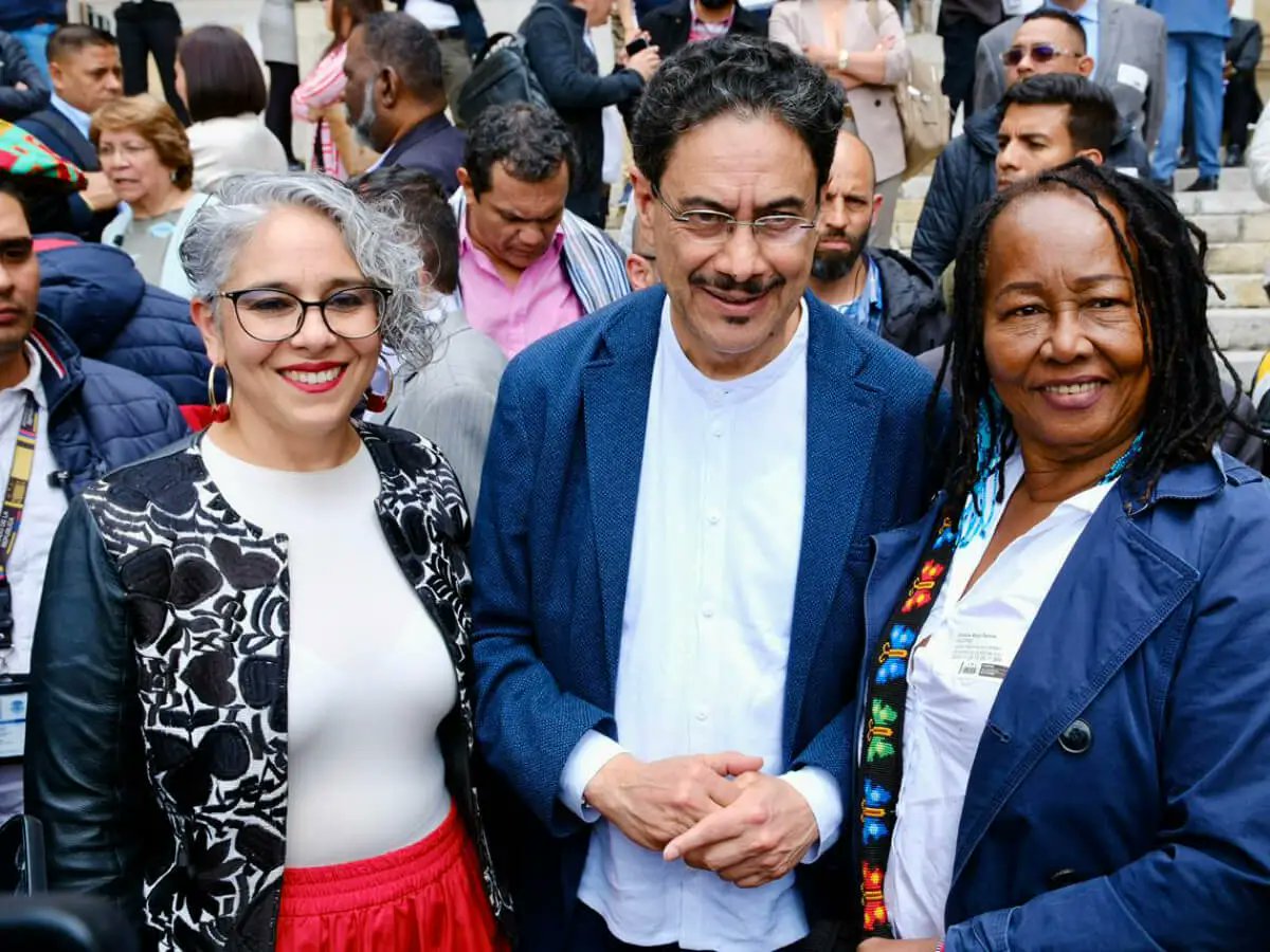 🗳️<a href="/IvanCepedaCast/">Iván Cepeda Castro</a> arrancó la construcción del Frente Amplio para 2026.

El senador, candidato del <a href="/PactoCol/">Pacto Histórico Oficial</a>, debe convencer a los aliados de centroizquierda del petrismo para que se midan en marzo.

Pero muchos de ellos dudan de su capacidad para convocarlos.

Va hilo🧵