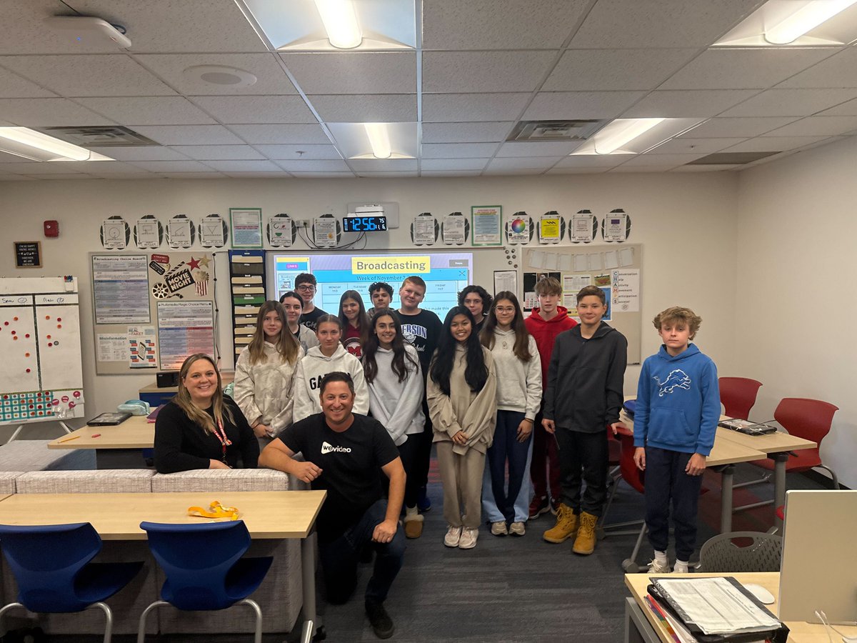 WeVideo's tweet image. Loved our visit to Emerson Middle School in @D64News today! 🎥 Students are using WeVideo to bring their ideas to life — from concept to screen. So much creativity and collaboration along the way. Thanks for having us! #EdTech #WeVideo #MiddleSchoolMagic