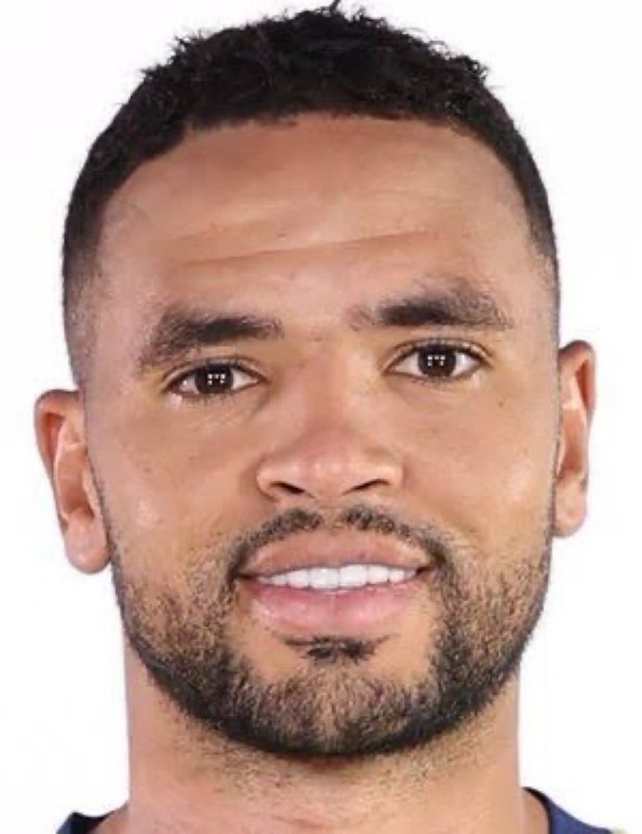 sizi sevmeyen 100 kişi varsa 1'i benim 
sizi  sevmeyen 10 kişi varsa 1'i benim
sizi sevmeyen 1 kişi varsa o benim
sizi sevmeyen kimse yoksa bil ki ben ölmüşümdür