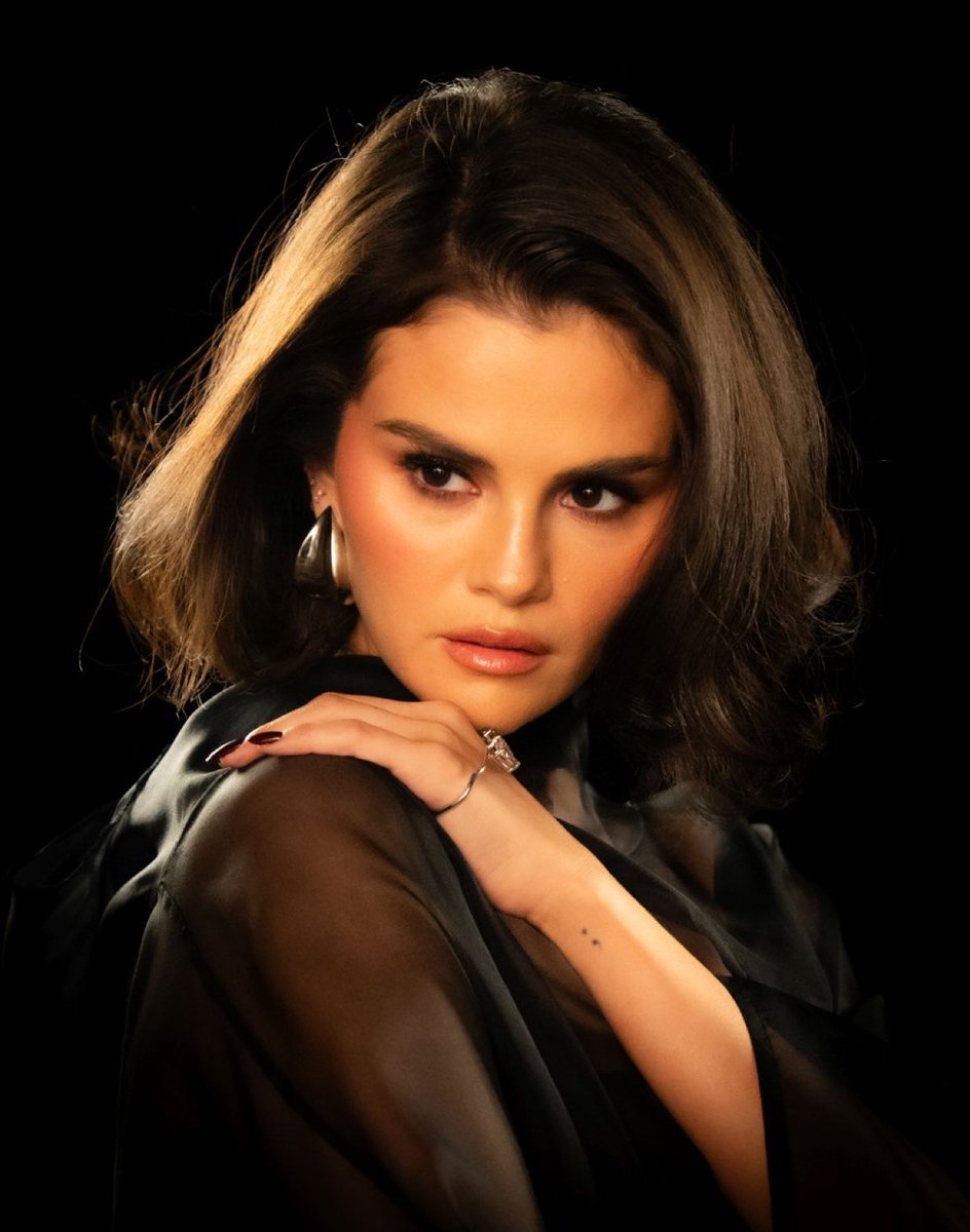 WorldwideSelG's tweet image. Selena Gomez is currently the #7 most streamed western female artist on QQ Music.

— Billlboard will include Chinese Music Platforms in their global charts soon. Selena will see a huge increase!