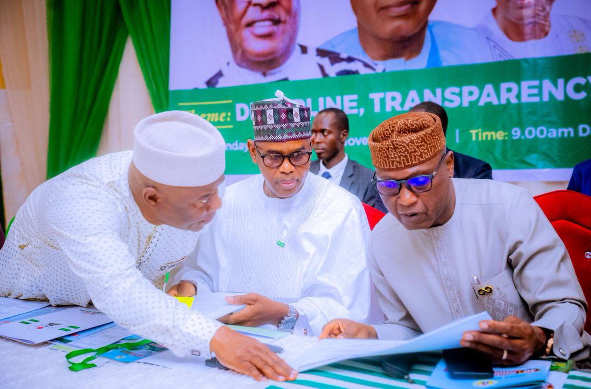 biodunaoyebanji's tweet image. I was pleased to welcome the Honourable Minister of State for Works, Hon Bello Muhammad Goronyo, Commissioners for Works from the 36 States of the Federation, and other key stakeholders from across the country to Ado Ekiti for the 30th meeting of the National Council on Works.…