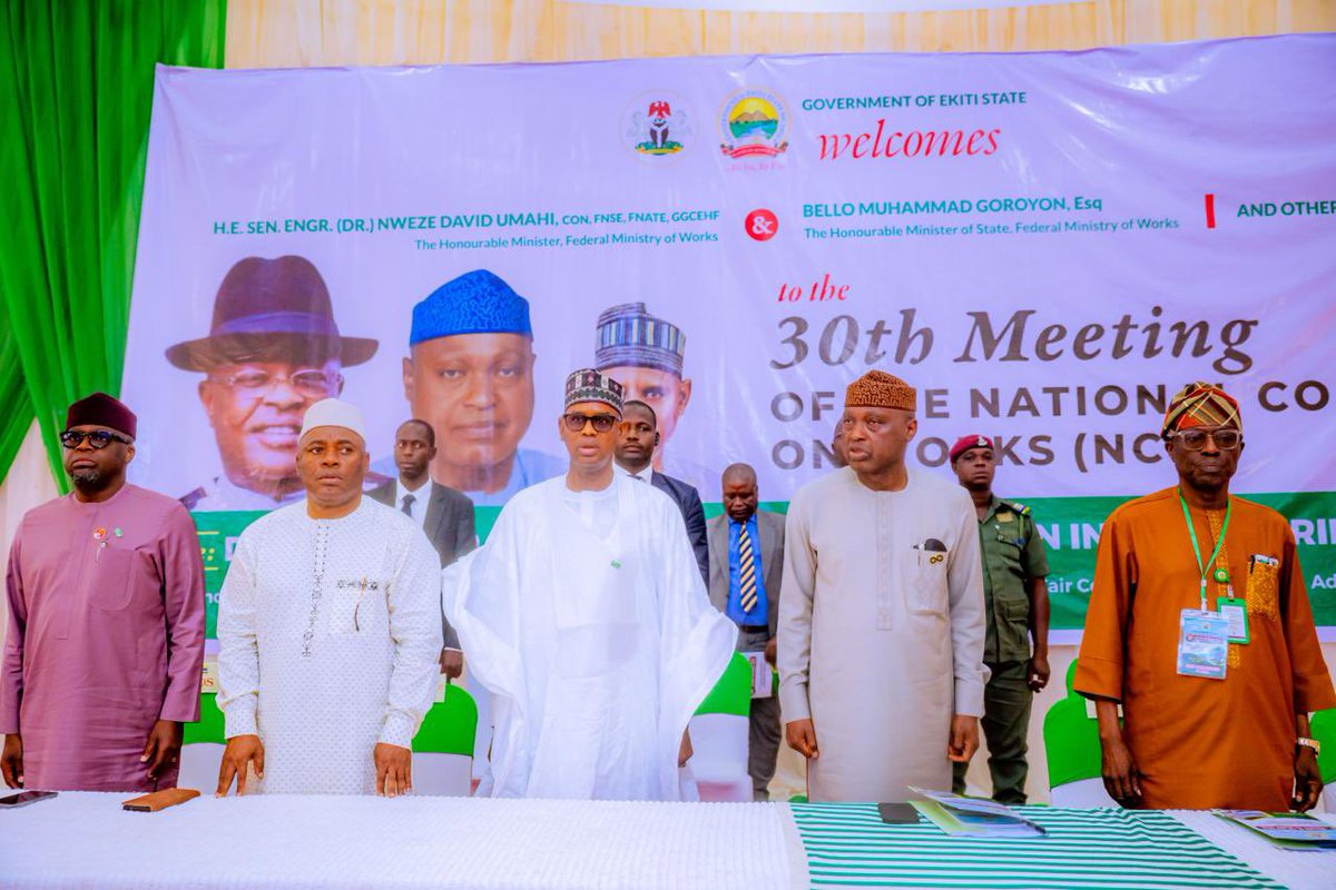 biodunaoyebanji's tweet image. I was pleased to welcome the Honourable Minister of State for Works, Hon Bello Muhammad Goronyo, Commissioners for Works from the 36 States of the Federation, and other key stakeholders from across the country to Ado Ekiti for the 30th meeting of the National Council on Works.…