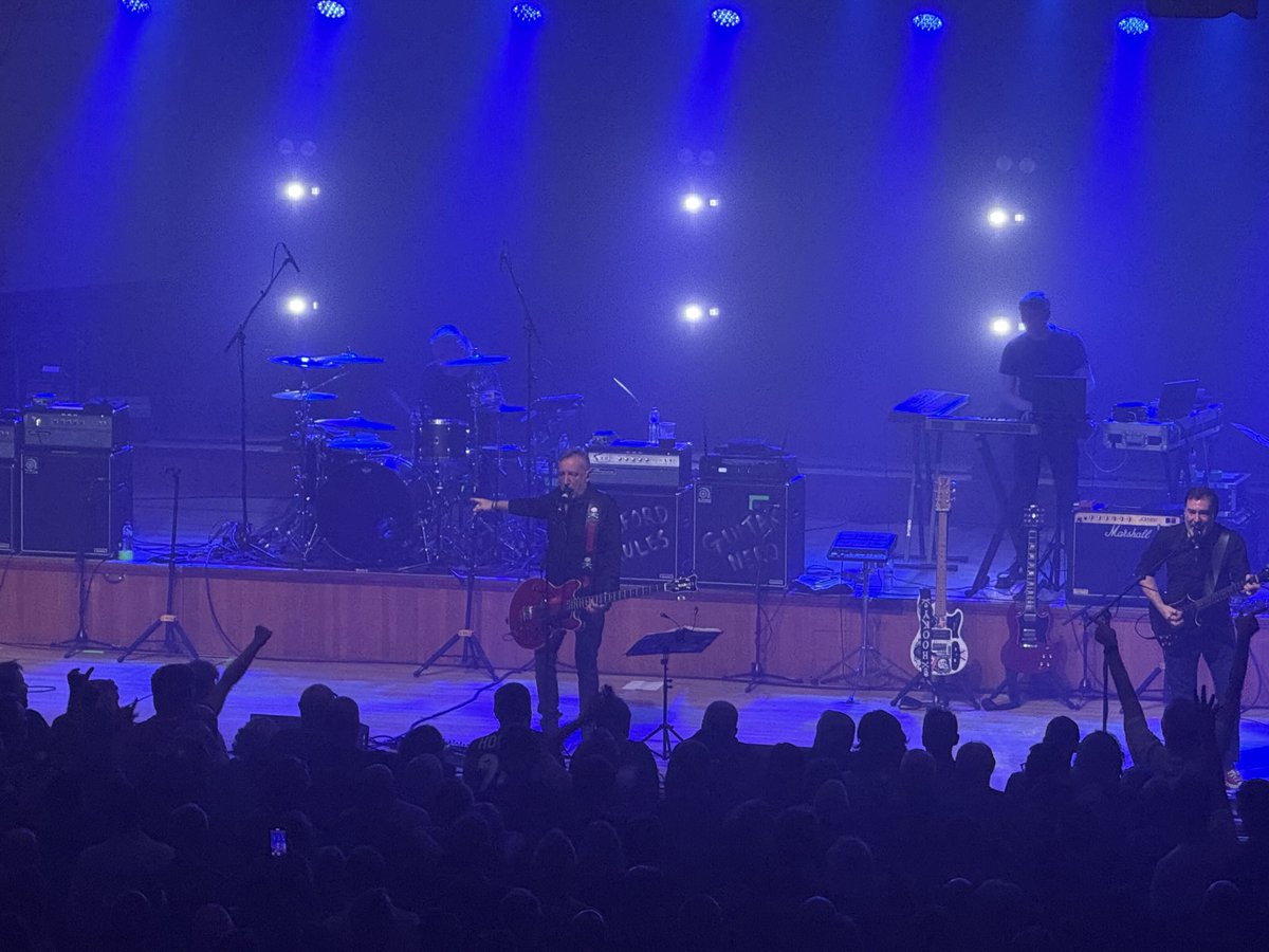 HowFP's tweet photo. Peter Hook and the Light incredibly awesome in Worthing. Great sound, lovely band, great music.  ⁦@peterhook⁩ https://t.co/pnM8HzEICP