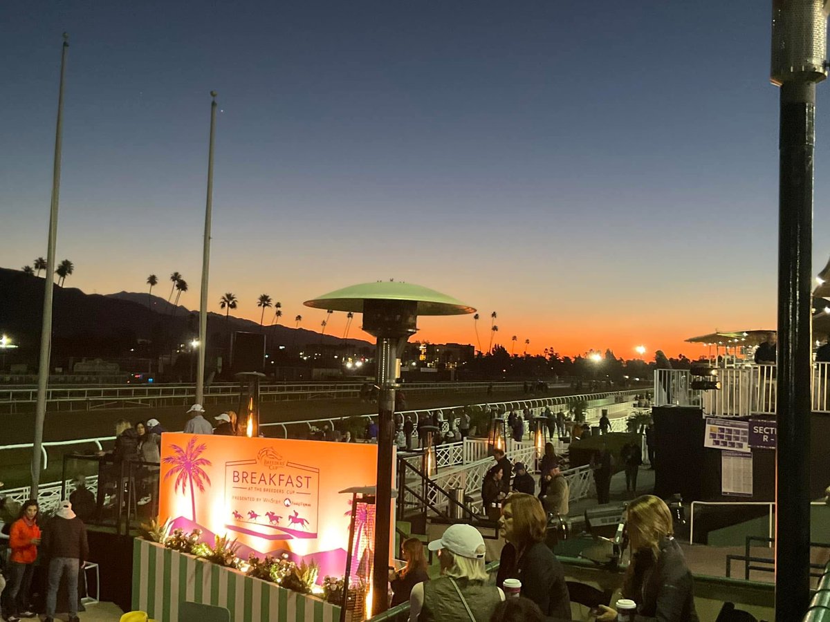 BestBetDesign's tweet image. Throwback Thursday…our breakfast spot at Santa Anita for Breeders Cup in 2023! Cozy!
