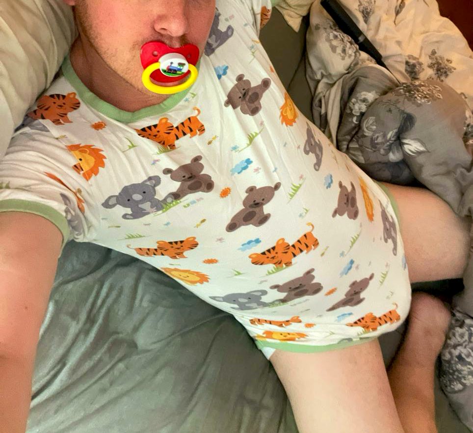 Sleepy bubba 🥱😴 #abdl #abdlcommunity #diaperboy #diaperlover #abdlboy