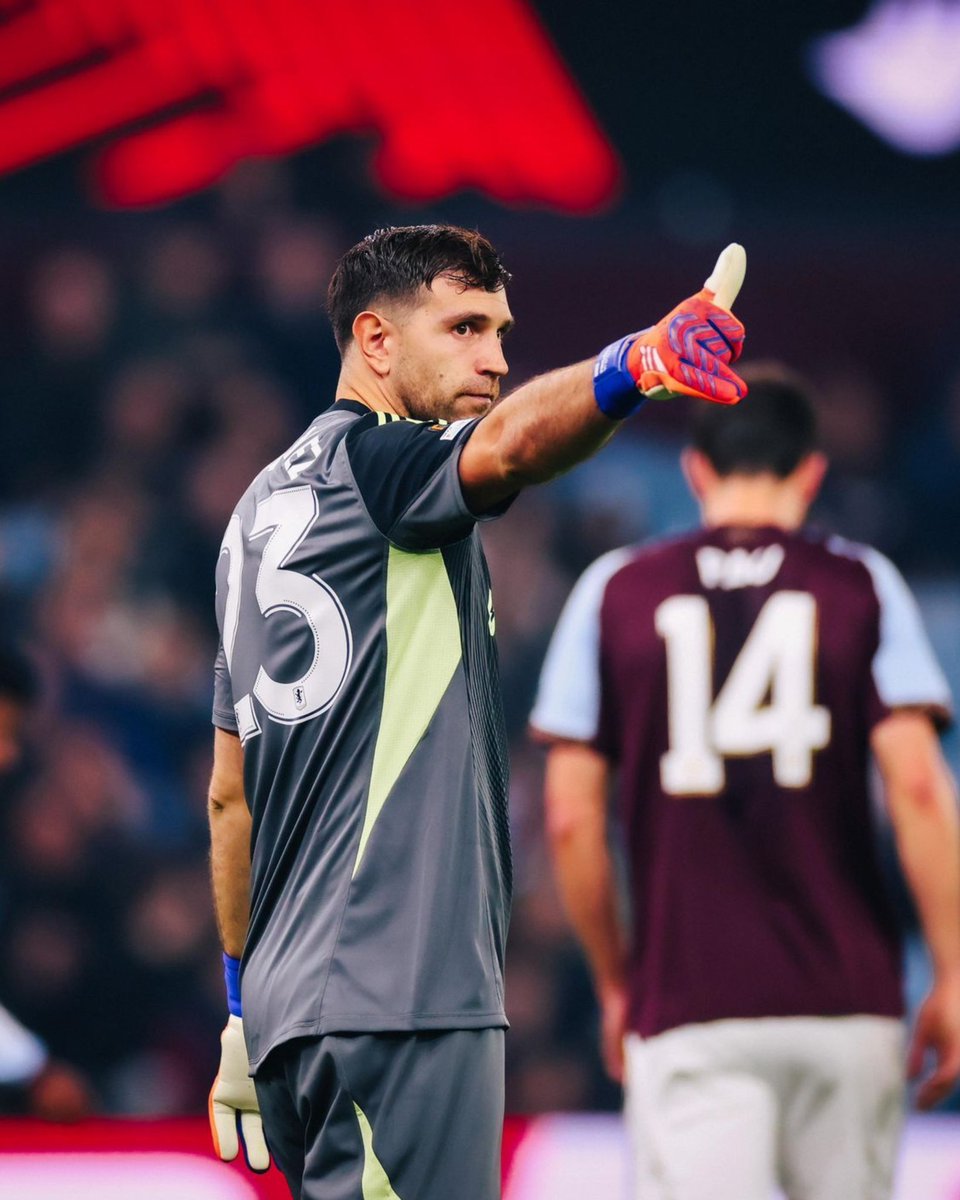 Emi Martínez tweet media