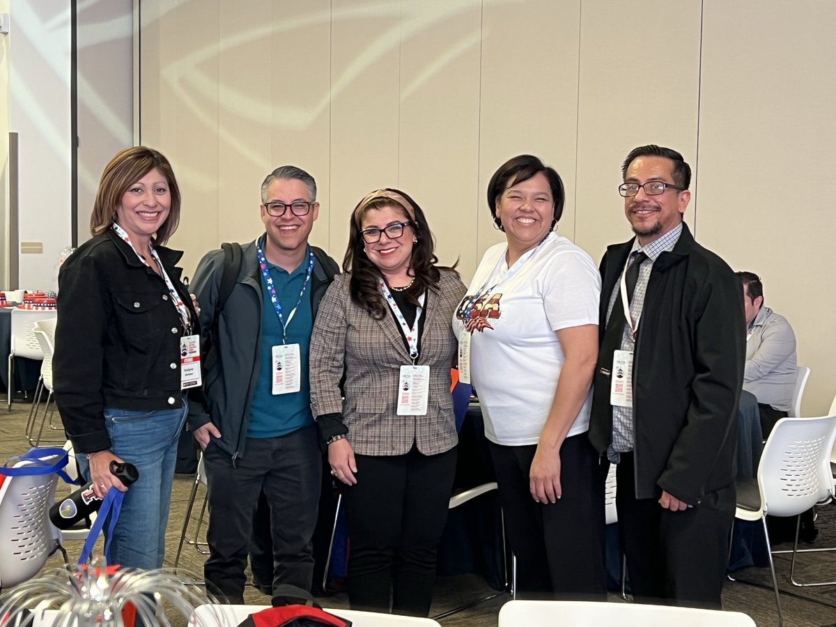 Such a great time🗽<a href="/19socialstudies/">Social Studies_ESC19</a> courtesy of <a href="/ESCRegion19/">ESC-Region 19</a> as we take a step back in time⌛️to prepare for the future⏱️!! 
<a href="/PK8Academics/">YISD PK-8 Academics</a>🍎