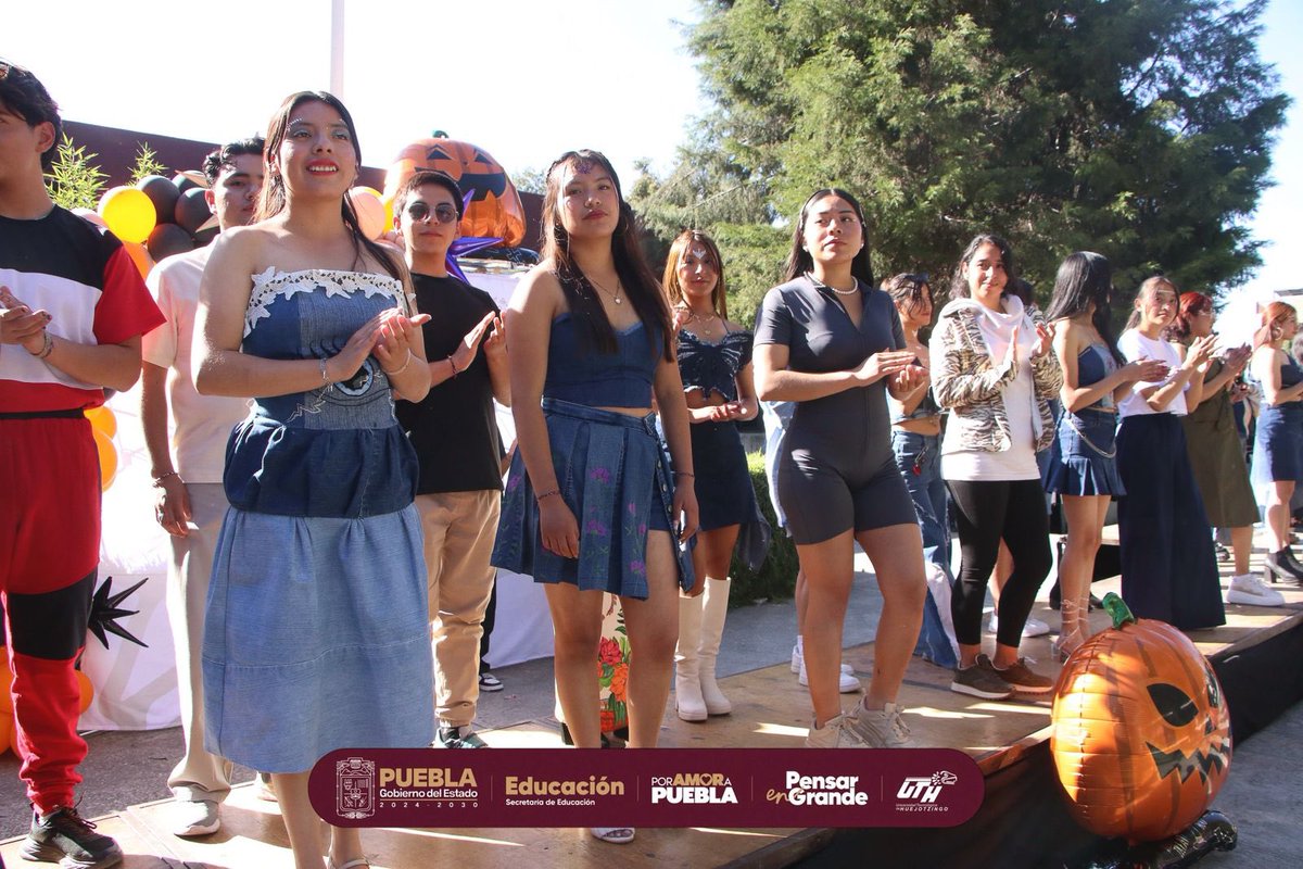 uthuejotzingo's tweet image. 👗 Talento y creatividad en el cierre de la Feria de Empleo UTH 🎓

facebook.com/share/p/17uoYA…

#UTH #FeriaDeEmpleo #FormaciónDual #DiseñoDeModaTextil #ICATEP #TalentoUTH