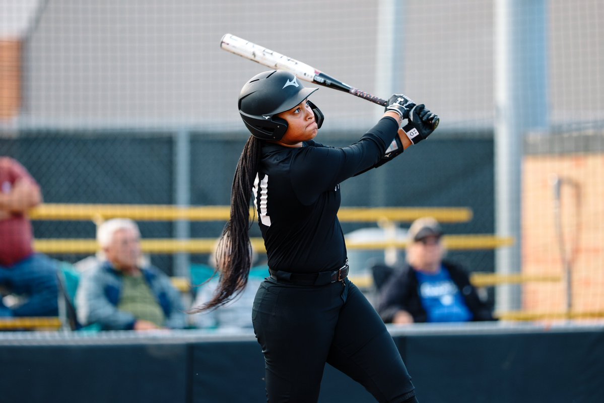 Something tells us we're going to see A LOT Moore of this in the spring 😏

A towering 3-run shot opens the scoring.