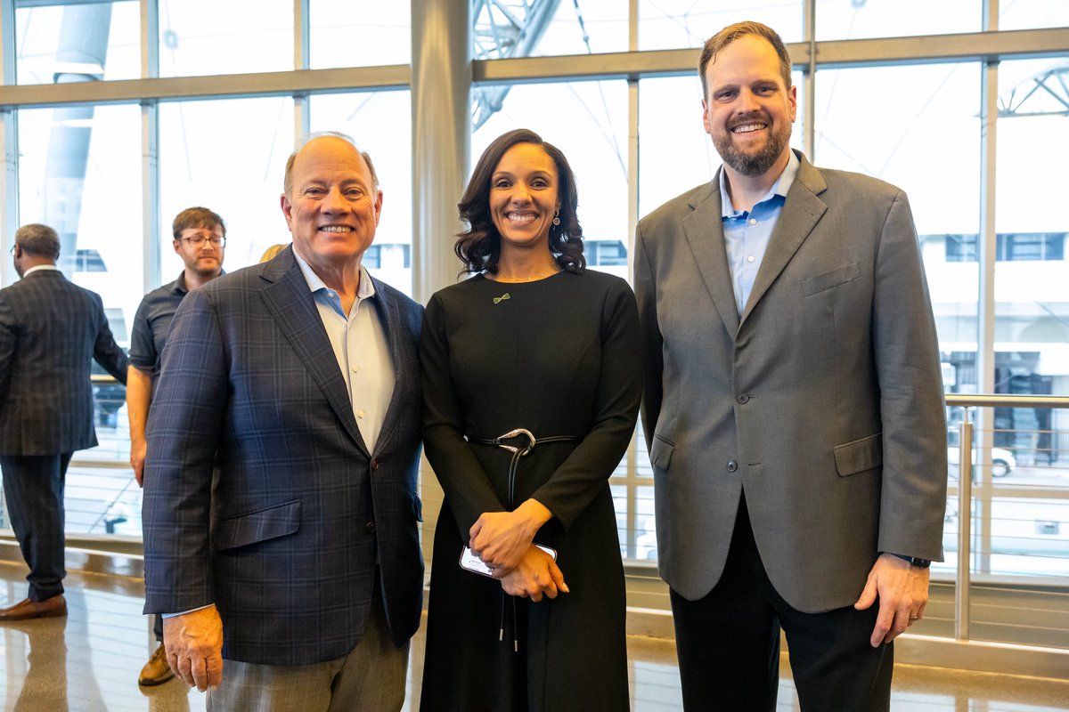 A big win for Detroit’s essential workers!
We’re proud to announce a much needed and well-deserved pay raise for our incredible DDOT drivers, the men and women who keep Detroit moving every day.

Members of ATU Local 26 have ratified a new contract that, pending City Council