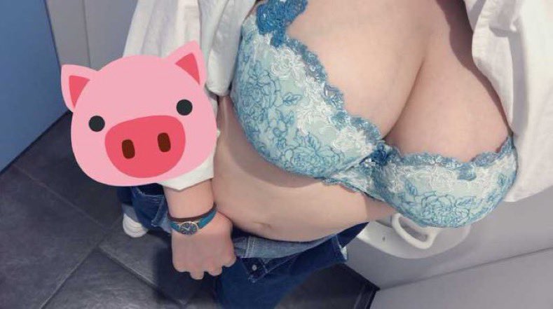 Harukanishi0303's tweet photo. みたい人いない？

#裏アカ女子
#裏アカ男子と繋がりたい
#いいねでDM https://t.co/XyJ6hJCbrq