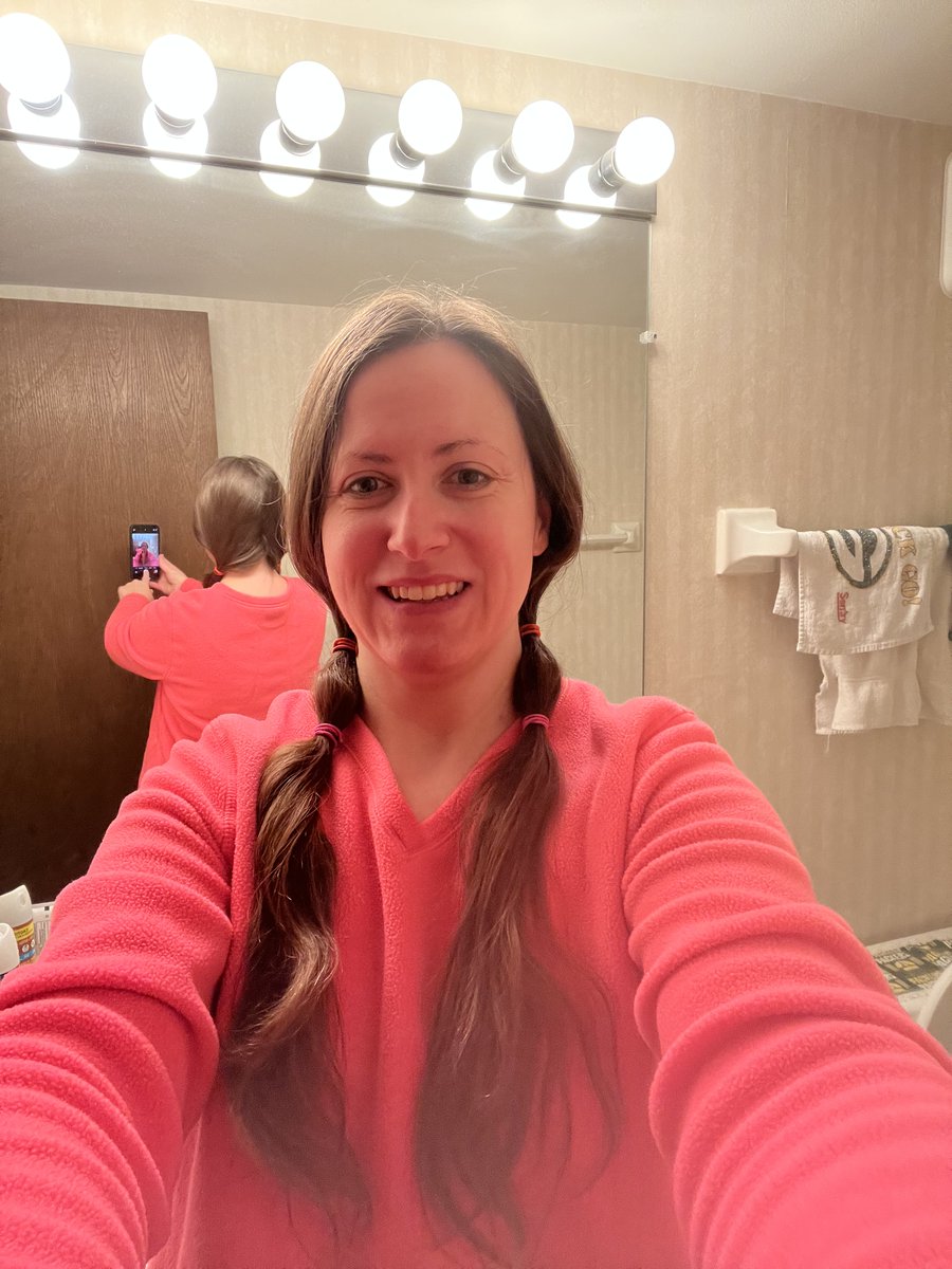 jptruthunbreaka's tweet photo. Hey #ChatRats this is what taking off 12 inches looks like 😎🔥👏🫡
So much lighter & easier to maintain, less drying time.
It's not my first time donating hair to other organizations that will accept hair. 🙏👍
Longest was 18 inches.
"Children With Hair Loss" @CWHL_org accepts 8 inches or more, including gray hair.
If you know anyone who wants to donate their hair to a worthy cause, consider it today and make sure you qualify?
https://t.co/nkgNBdX2nk
