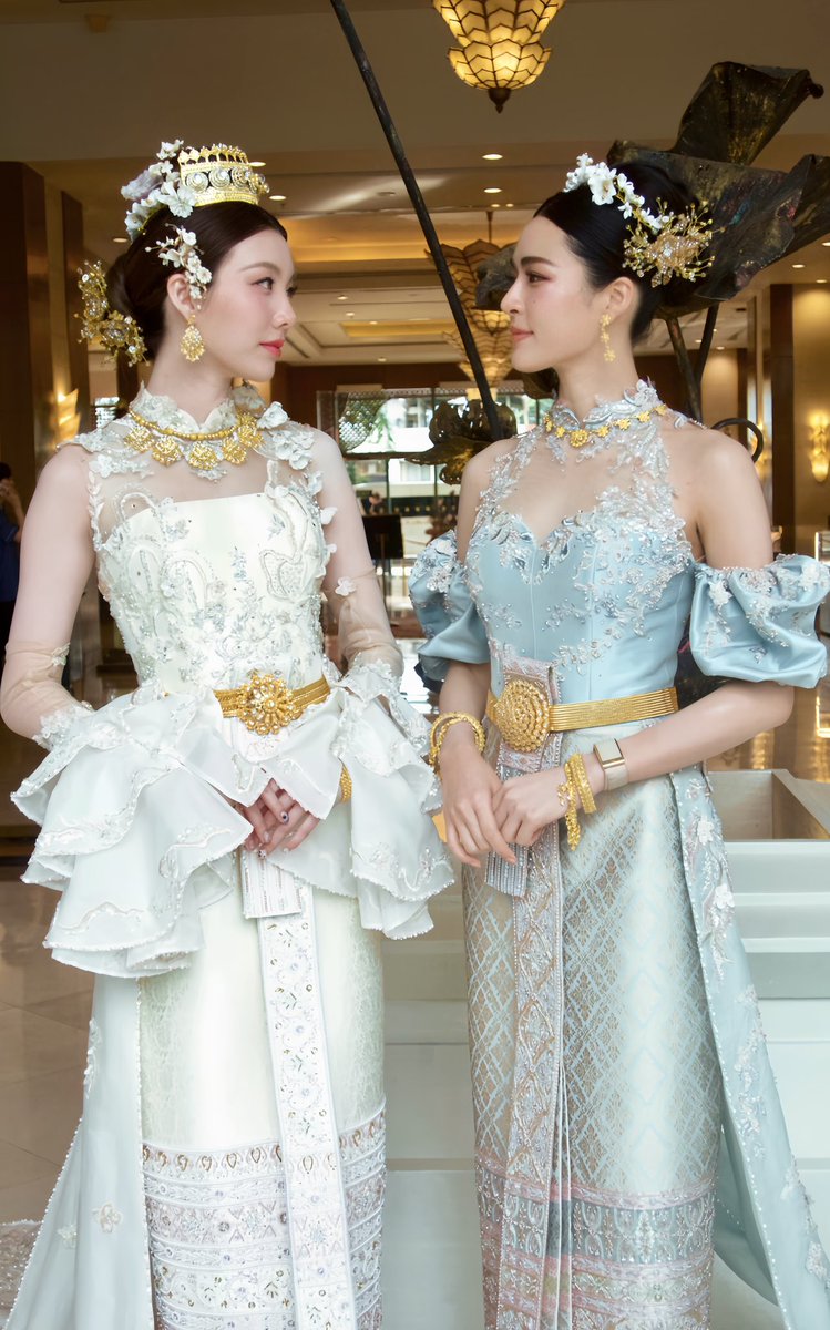 พิจ๋าาา นุอยู่ทางนี้จ้าาาาาาา  

LINGORM LANNA CULTURE 
#หลิงออมเทศกาลล้านนา

#หลิงออม #LingOrm