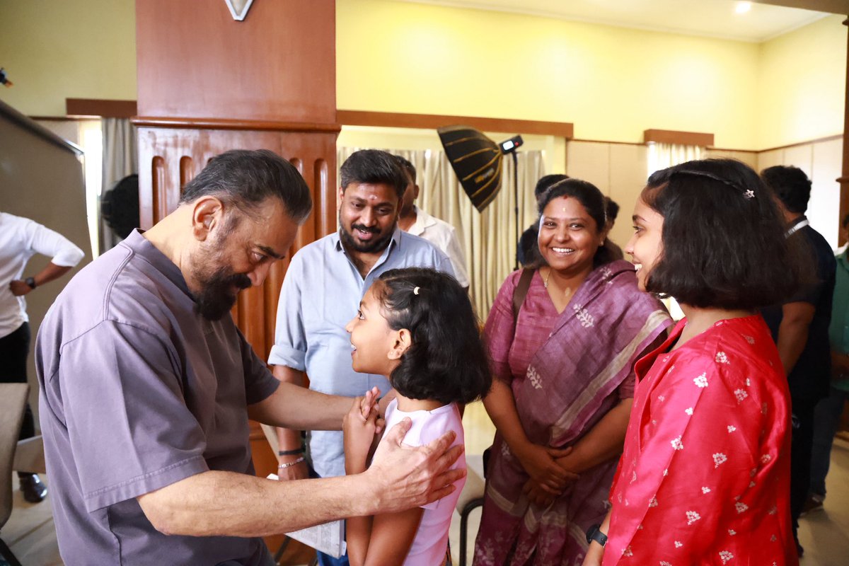 தணியாத கலைத்தாகம் 
வளையாத தமிழ் வீரம்
குன்றாத ஈகை குறையாத அன்பு
எங்கள் வாழ்வும் வளமுமாய் 
திகழும் எந்தையே, தமிழ்ச் சிந்தையே
வாழ்த்துகிறோம் உம்மையே. 
<a href="/ikamalhaasan/">Kamal Haasan</a> 
#KamalHaasan 
#HBDKamalHaasan
<a href="/RKFI/">Raaj Kamal Films International</a> <a href="/turmericmediaTM/">Turmeric Media</a> <a href="/magizhmandram/">Magizhmandram</a> <a href="/kamalpanpattu/">கமல் பண்பாட்டு மையம்</a> <a href="/arthamandapam/">Thirukkural arasi</a>