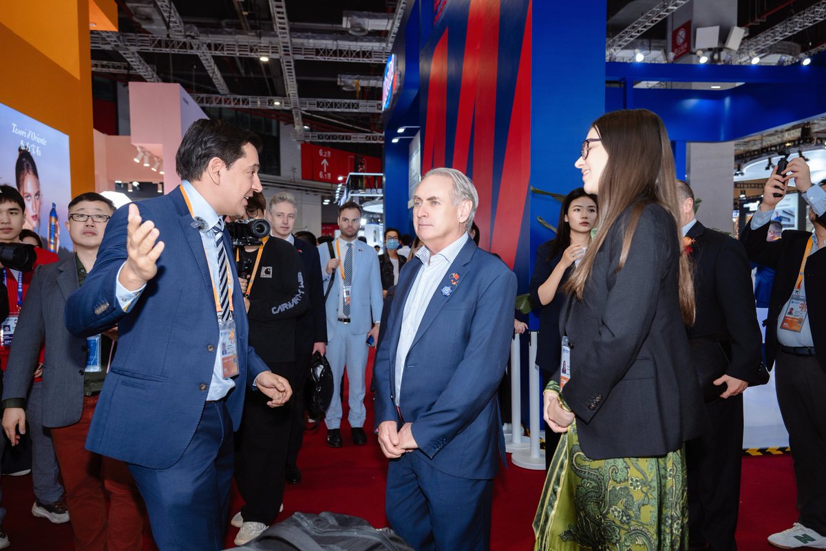 EZZLifeScience's tweet image. $EZZ is thrilled to be back at the 2025 China International Import Expo (@ciieonline) this week, our 6th consecutive year at this key global trade event! 🎉 Excited to connect with partners, friends and consumers.