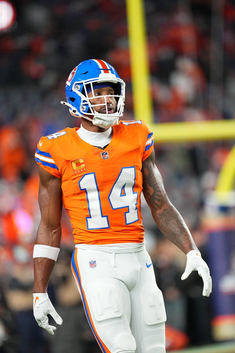 YahooFantasy's tweet photo. Times Broncos fans have booed tonight: 5

Courtland Sutton catches tonight: 2 https://t.co/V2kuwyiwDZ