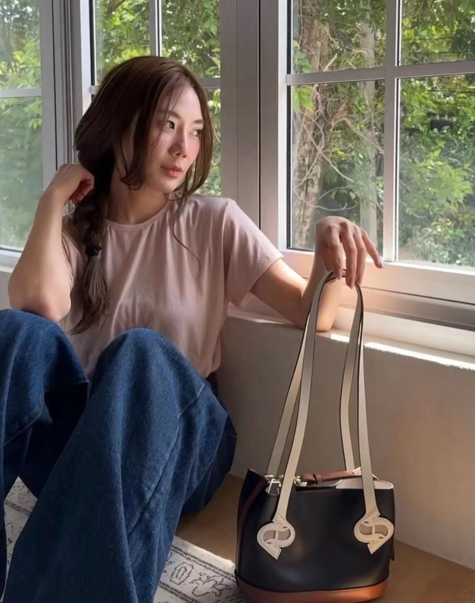 MEMAEpj's tweet photo. #ส่งต่อtwotwice ส่งต่อ Twotwice Muse Bag กระเป๋าหนังแท้ สี Noir Brun Creme ไซส์ S มีกล่องถุงผ้าครบค่ะ ไม่มีตำหนิค่ะ
ส่งต่อราคา 4,900 บาท รวมส่ง (ราคาปกติ 6,590 บาท)

สนใจทักมาคุยทางDMเท่านั้นค่ะ

#ส่งต่อ #ส่งต่อกระเป๋า #twotwice #ส่งต่อกระเป๋ามือ2 #ส่งต่อเสื้อผ้ามือสอง #โล๊ะตู้ https://t.co/tjc4hwWmf6