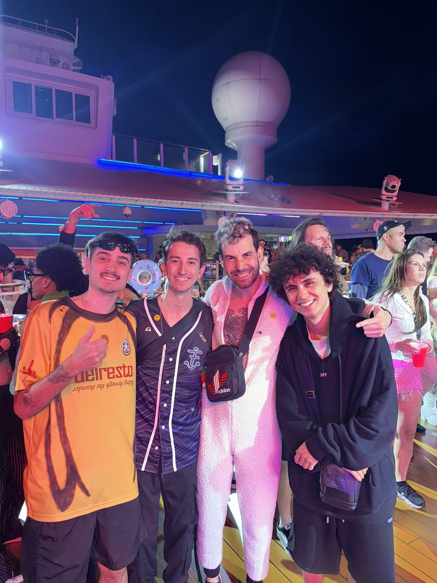 Not Yurs tweet media