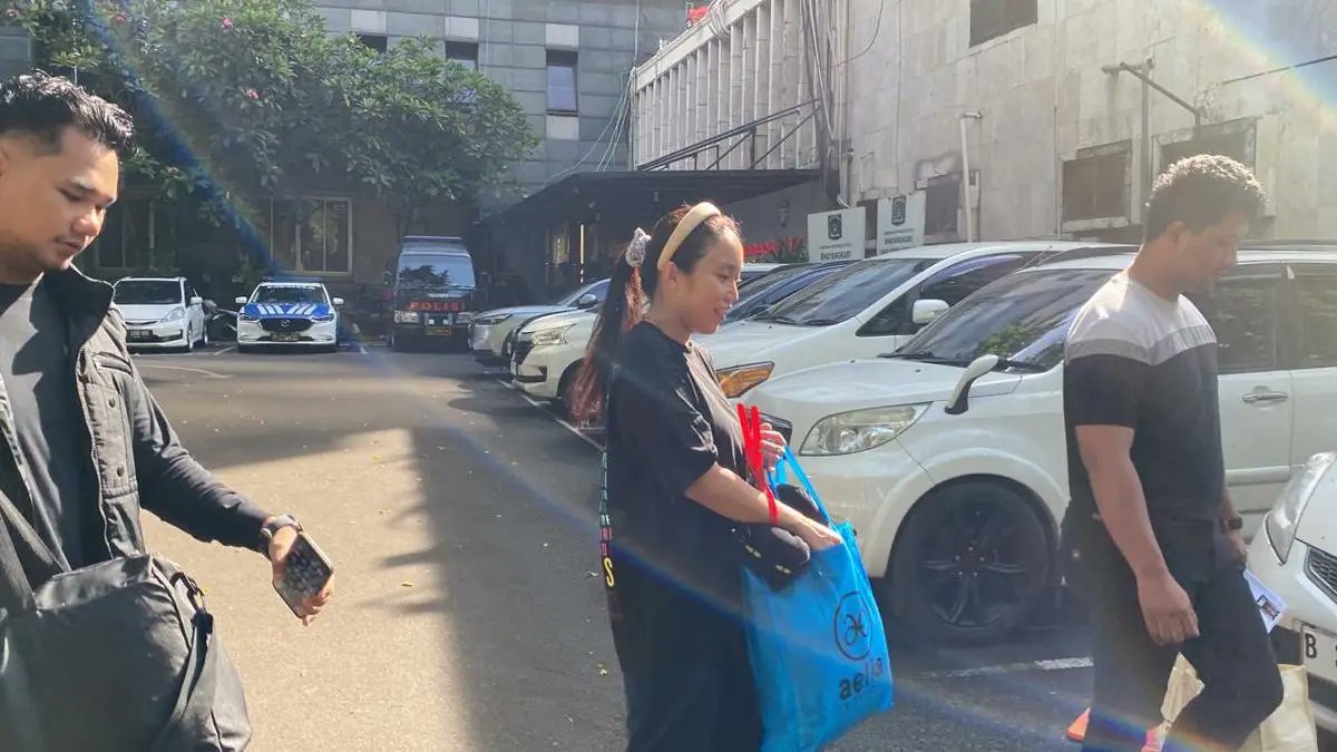 kangbramind's tweet image. bisa2nya lu keluar dari tahanan dengan muka ceria kaya gitu, muaaaakkkk bgt