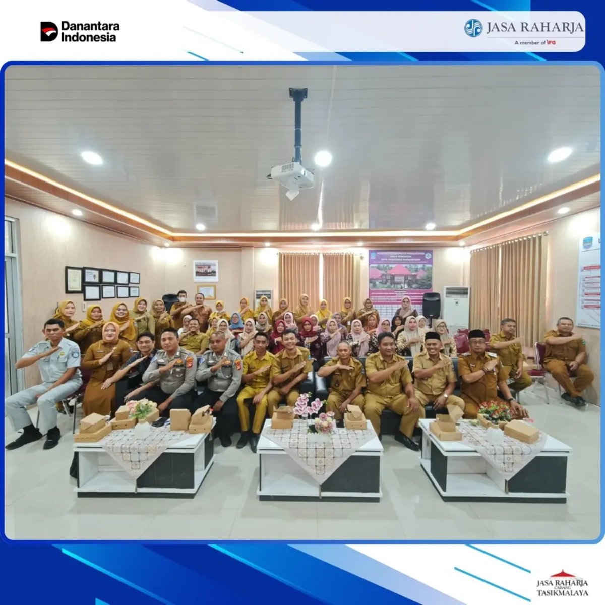 jasaraharjapwk's tweet image. Jasa Raharja Tasikmalaya Hadiri Mini Lokakarya Lintas Sektoral Wilayah Kabupaten Pangandaran

#JasaRaharja #JasaRaharjaTasikmalaya #Pangandaran #KeselamatanLaluLintas #SinergiLintasSektoral #PelayananPublik #KeselamatanBersama #JRPeduli