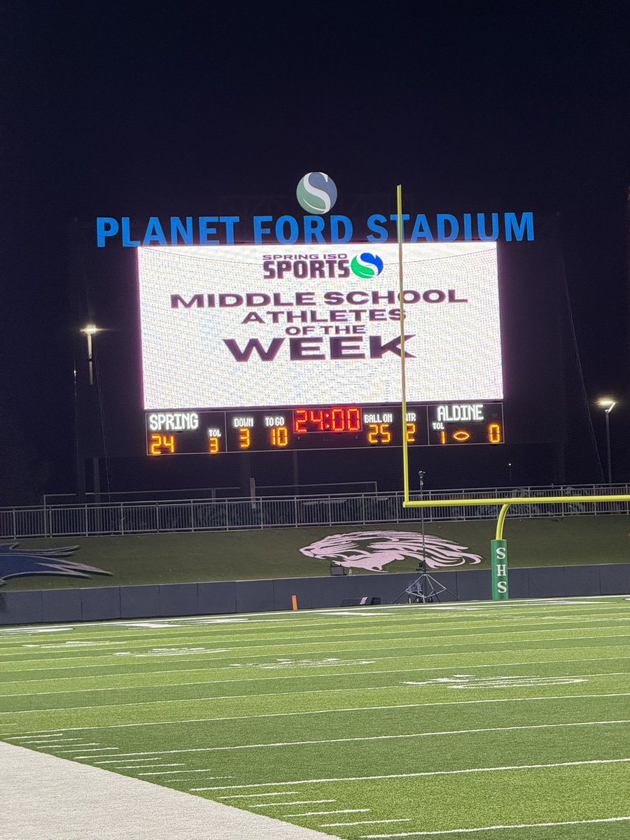 SVMS_Athletics1's tweet image. Hard work has its perks.  Thank you @SpringISDAthl for recognizing our Student Athletes and providing sideline passes.  Success doesn’t have a dress code! 🐺