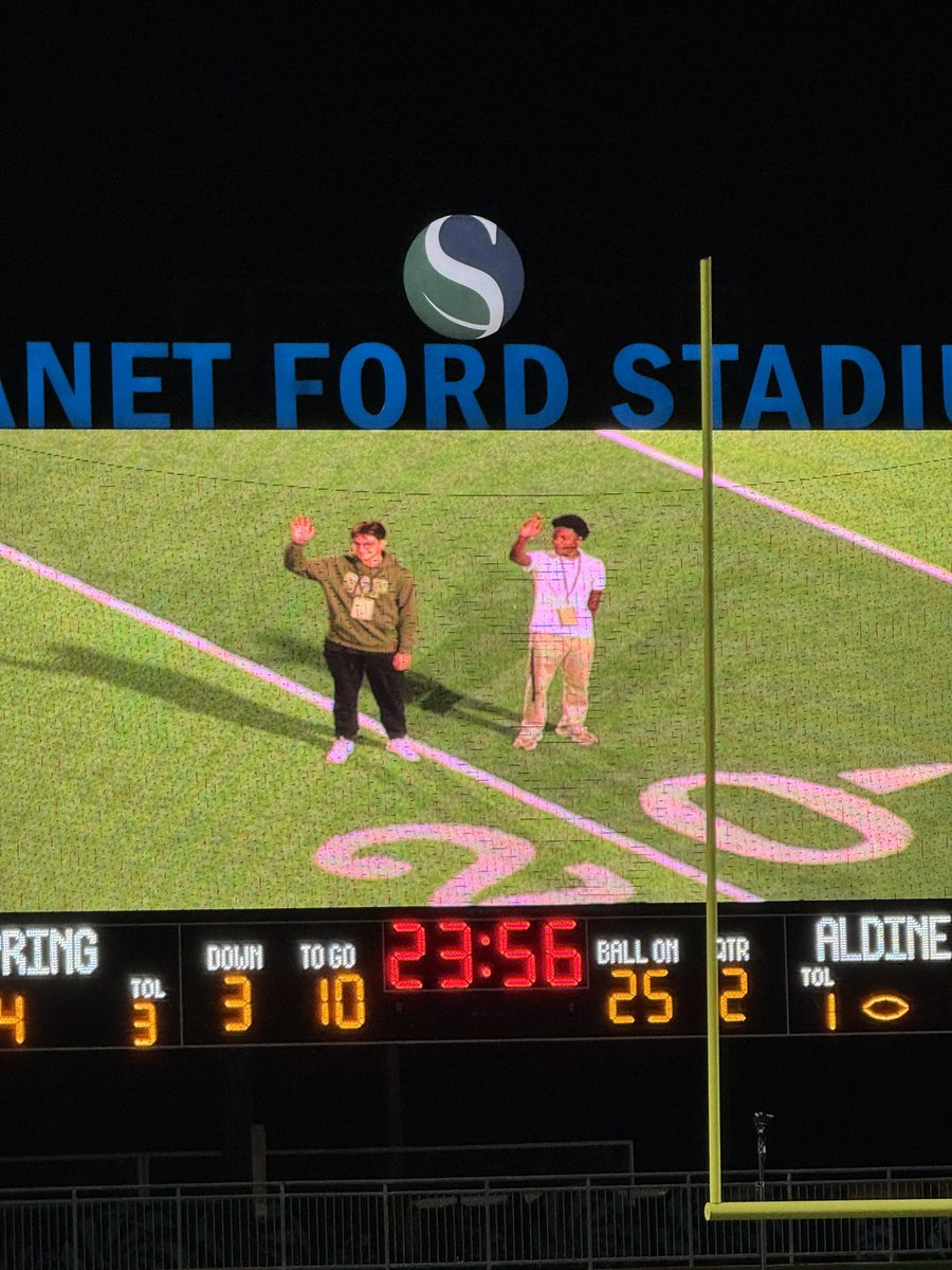 SVMS_Athletics1's tweet image. Hard work has its perks.  Thank you @SpringISDAthl for recognizing our Student Athletes and providing sideline passes.  Success doesn’t have a dress code! 🐺