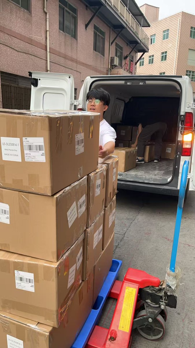 DawnLau19's tweet photo. Metal raised bed shipping out. 
I'm looking for long-term cooperated partners all over the world.

dawnlau@swiftnonwoven.com
Whatsapp, 008618826803246
#metalraisedbed #raisedbeds #gardenbed #growbed #archdoor #climbingtrellis #plantsupport #gardendecor #swiftgardensupply #dawnlau https://t.co/gNohFbIcj2