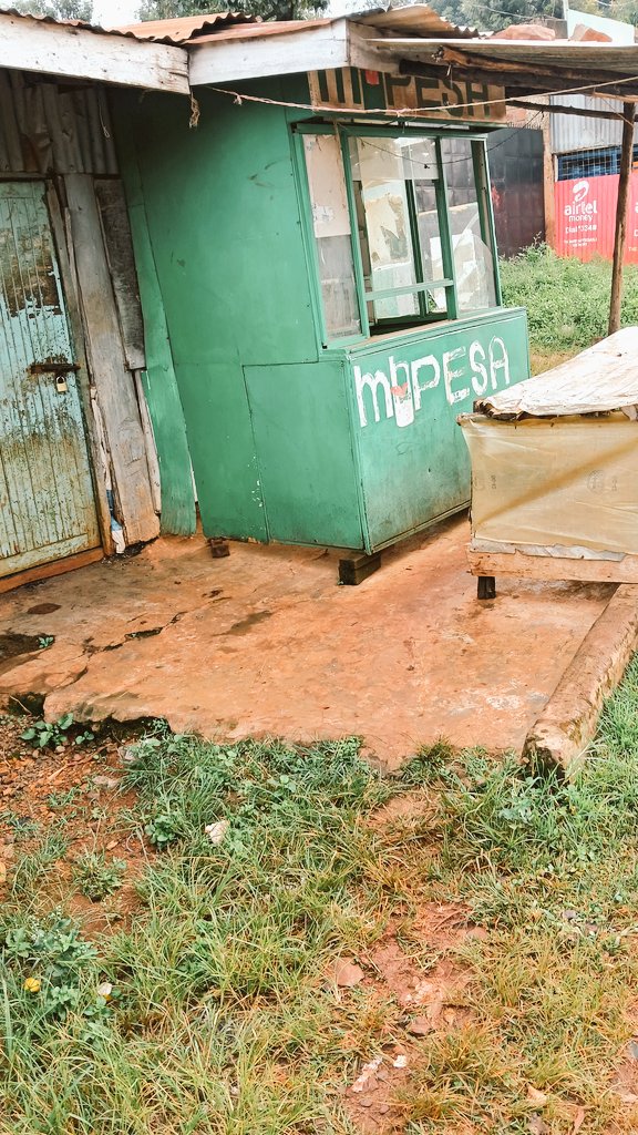 gesmic_ke's tweet photo. @JumahKhalif_ That mpesa shop is on sale. In kisii https://t.co/y1wAnulkQs