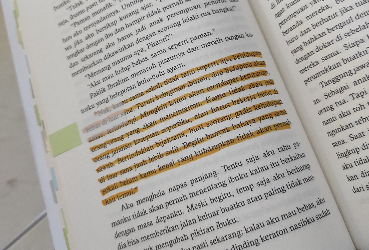 Ariiifds_'s tweet image. — Ulasan Buku —
Judul Buku: Lebih Putih Dariku | Penulis: Dido Michielsen | Penerbit: Marjin Kiri | Cetakan Keempat 2025 | 288 hlm | 🌟 4,5/5,0 

#ulasan #buku #novel #ulasanbuku #booktwt #sirkusbacaan