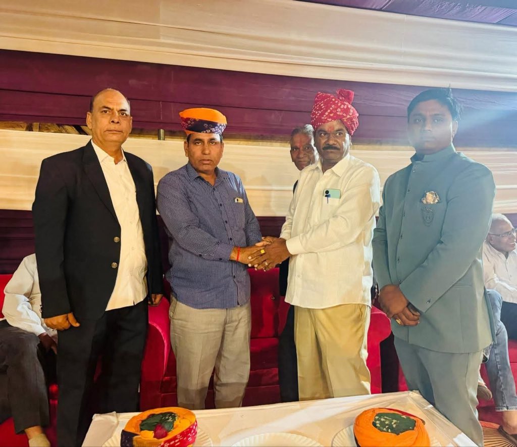 Opchotiyabjp's tweet photo. भोपालगढ विधानसभा  में श्री सुरेश जी, नथमल जी, विनोद जी आचार्य के घर पर आयोजित वैवाहिक समारोह में शामिल होकर नवदंपति को सुखमय एवं मंगलमय जीवन की शुभकामनाएं प्रेषित की।

उनके द्वारा दिए गए मान सम्मान एवं स्नेहपूर्ण स्वागत के लिए हार्दिक आभार व्यक्त करता हूं। @BJP4India https://t.co/AnibRJ1prs