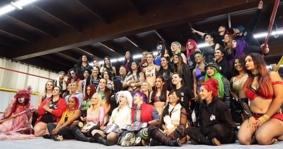 Happy 20th <a href="/SHIMMERwomen/">SHIMMER Wrestling</a>!! ✨ 

I was so thrilled to share that locker room with those women in that building—what a dream! 

Thank you &amp; happy birthday <a href="/DavePrazak/">Dave Prazak</a>!