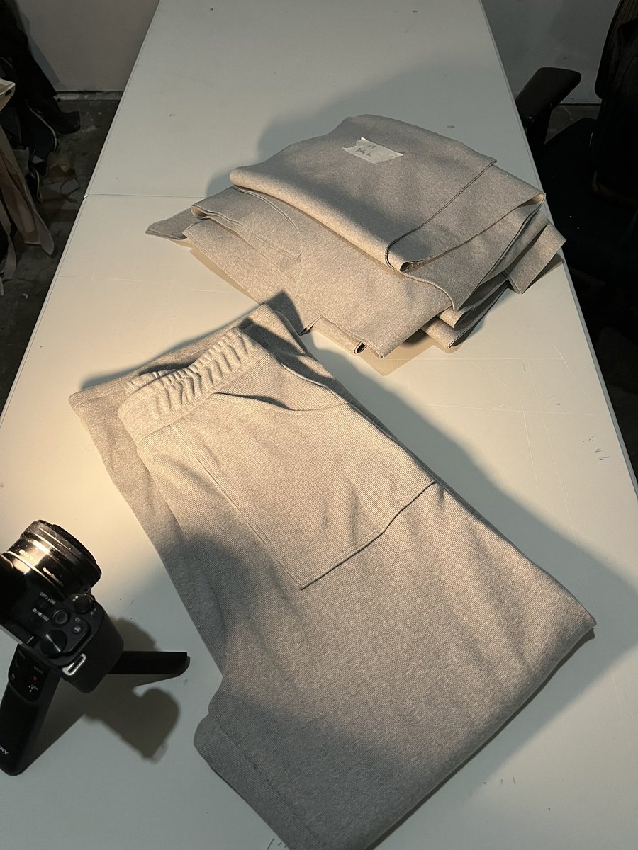 sbblack_'s tweet photo. uniform sweats https://t.co/qMU7cHiE4z