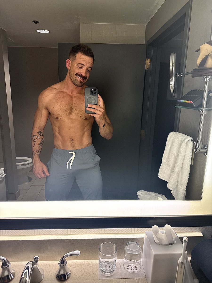 Drew (ATL 4/3-4/13) tweet media