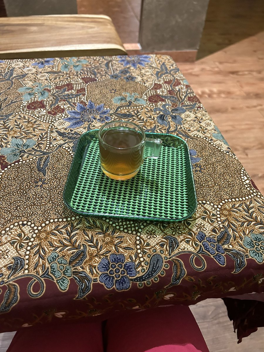 Nurintashaa's tweet photo. Kepada waniter, kalau ada duit lebih pergilah massage. 

If dekat Ayu Borneo, boleh try the malaysian signature massage tu.

Pastu request for lavender oil. Confirm korang tertidur waktu massage. Perfect 😭👍🏻 https://t.co/5YVCc288N8