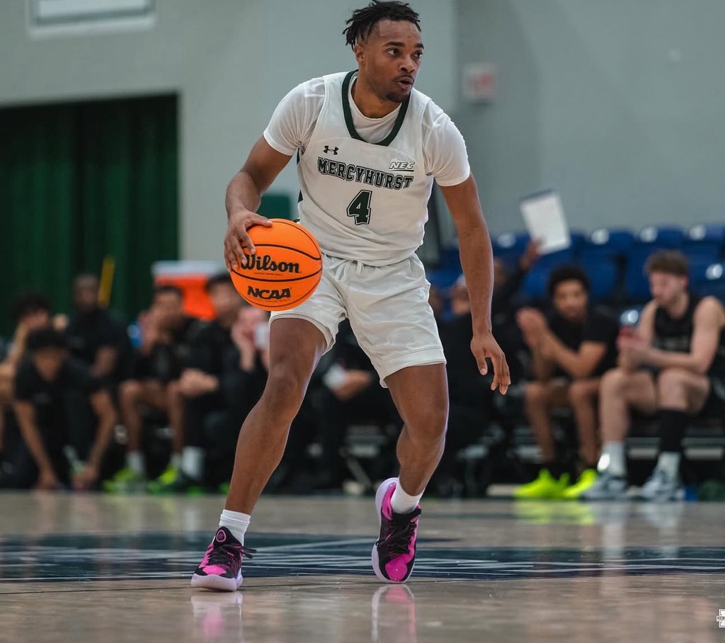Mercyhurst takes down Loyola Chicago on the road, 75-65!

Arguably their biggest win in program history up until this point, they just turned Division I last year!!

Star PG Bernie Blunt III led the way with 27 points!