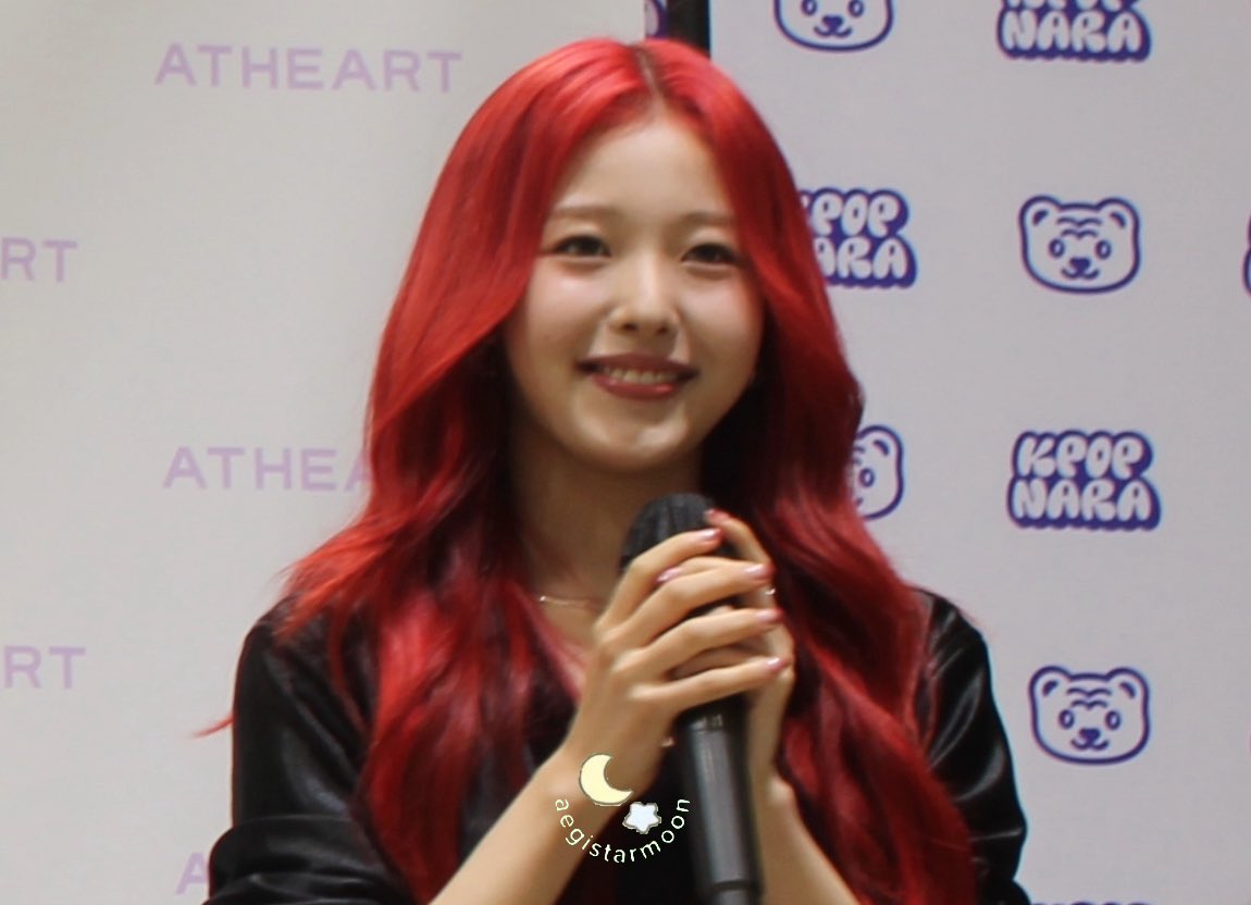 aegistarmoon's tweet photo. 110625 ~ ATHEART M&amp;G IN NY

#atheart #앳하트 #arin #아린 #이아린 https://t.co/Hw4AE6zBWe